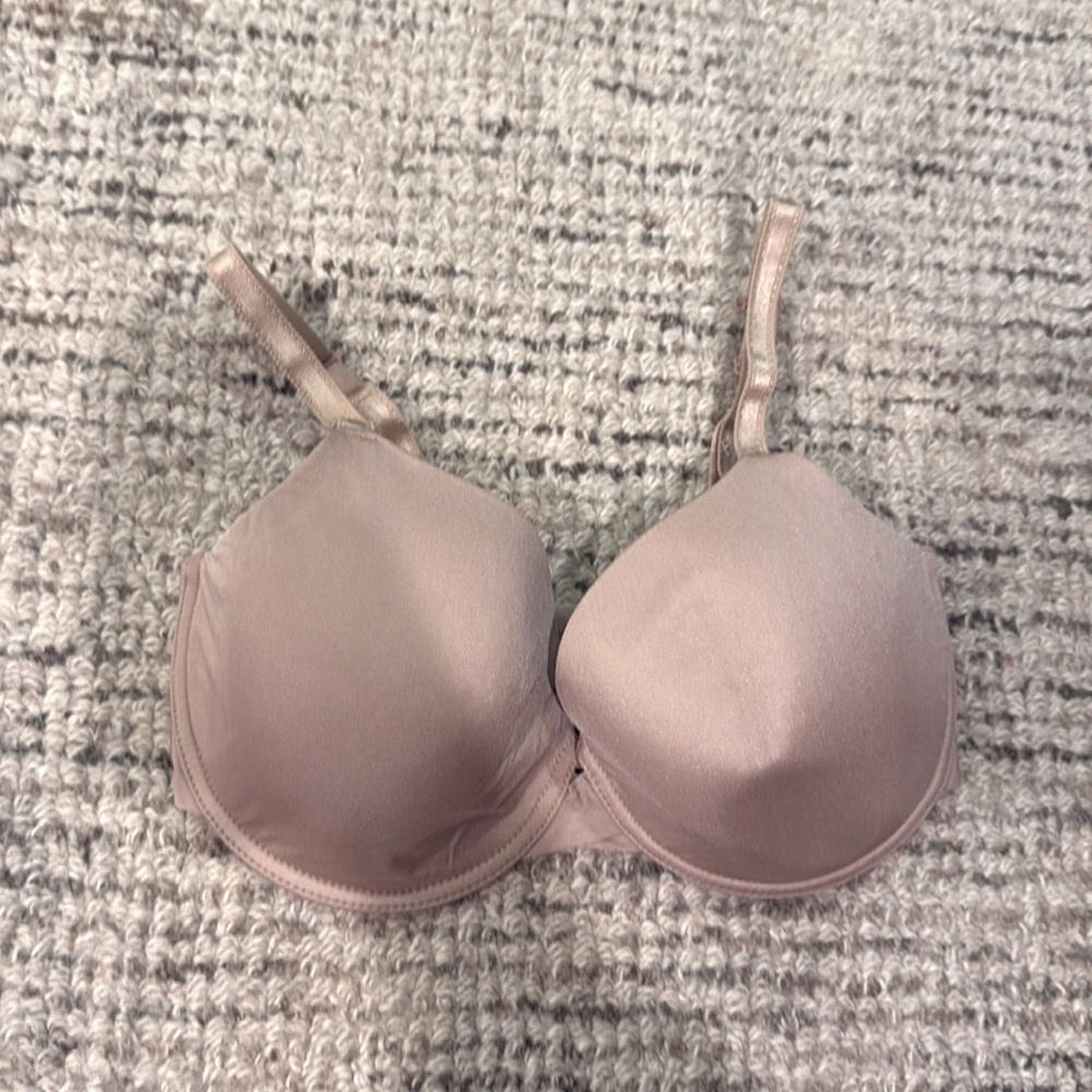 Chantelle Beige T-Shirt Bra 34DDD / 34F Underwire Nude Everyday Bra